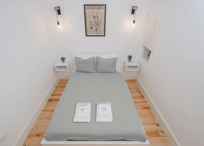 Host Wise - Sunny Downtown Apartment Porto