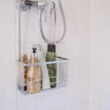 Host Wise - Sunny Downtown