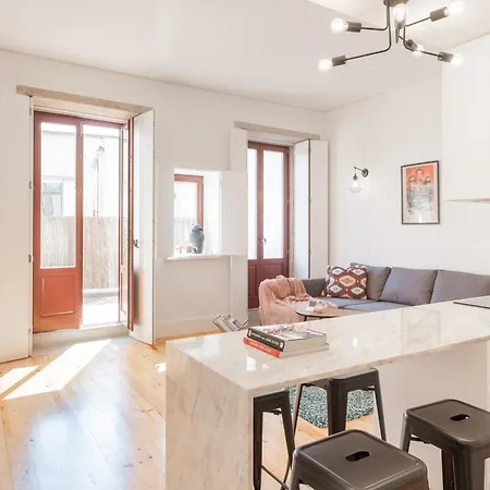 Host Wise - Sunny Downtown *