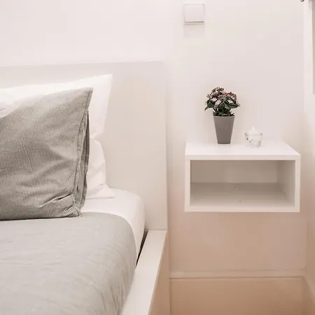 Host Wise - Sunny Downtown Порту