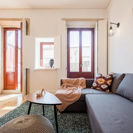 Host Wise - Sunny Downtown Apartment Porto