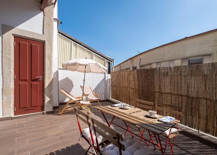 Host Wise - Sunny Downtown Appartement *